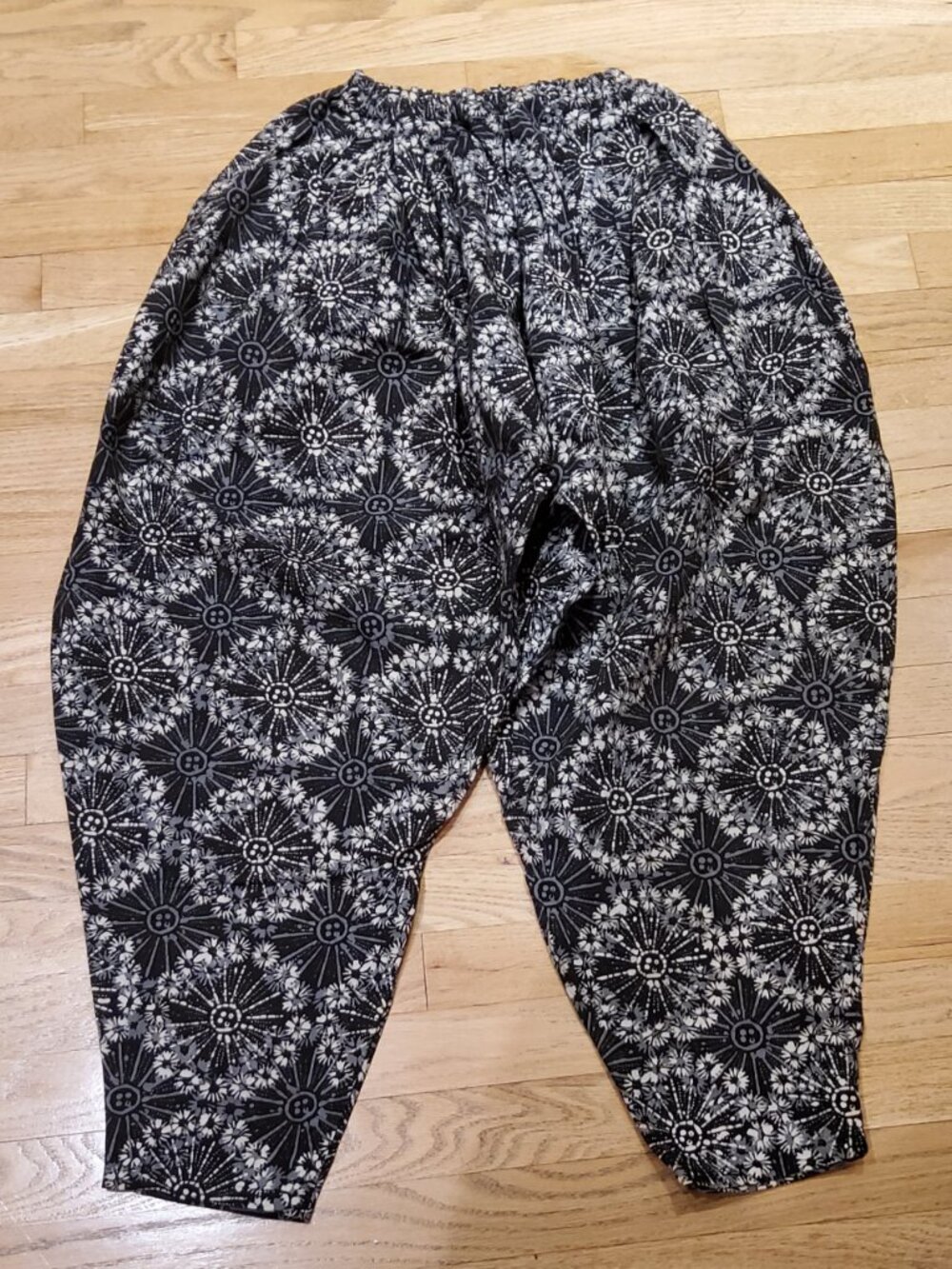 NWOT The Dinostore Good Old Times Harem Pants Womens Size S-M Elastic Waist